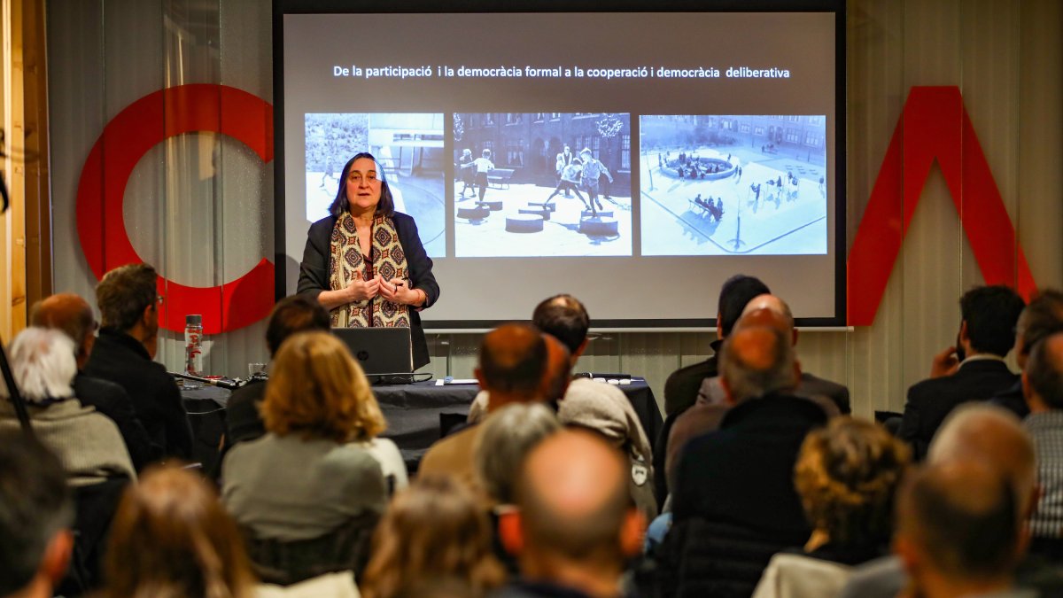 Un moment de la conferència d’Itziar González.