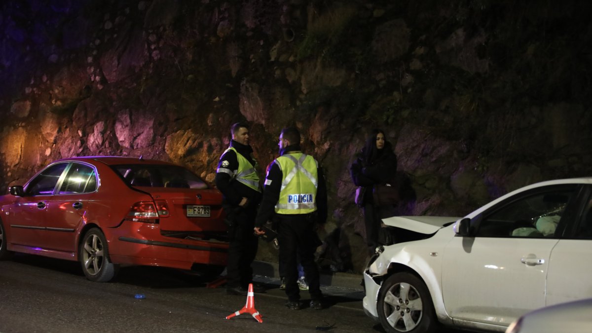 Els dos cotxes que han topat