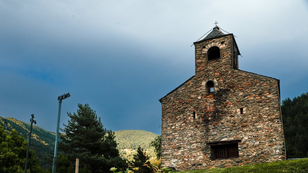 Entitat religiosa inclou esgésies, confessions i comunitats.