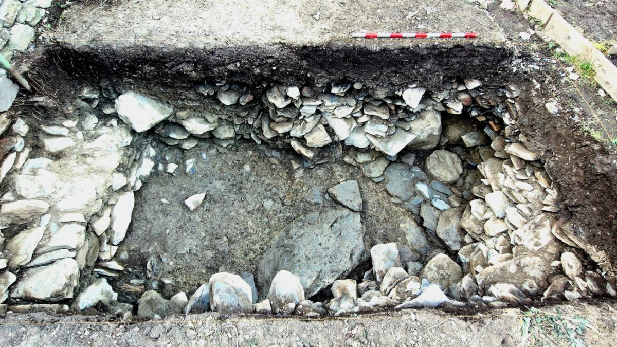 Una part de l’excavació, on es pot veure el possible banc corregut.