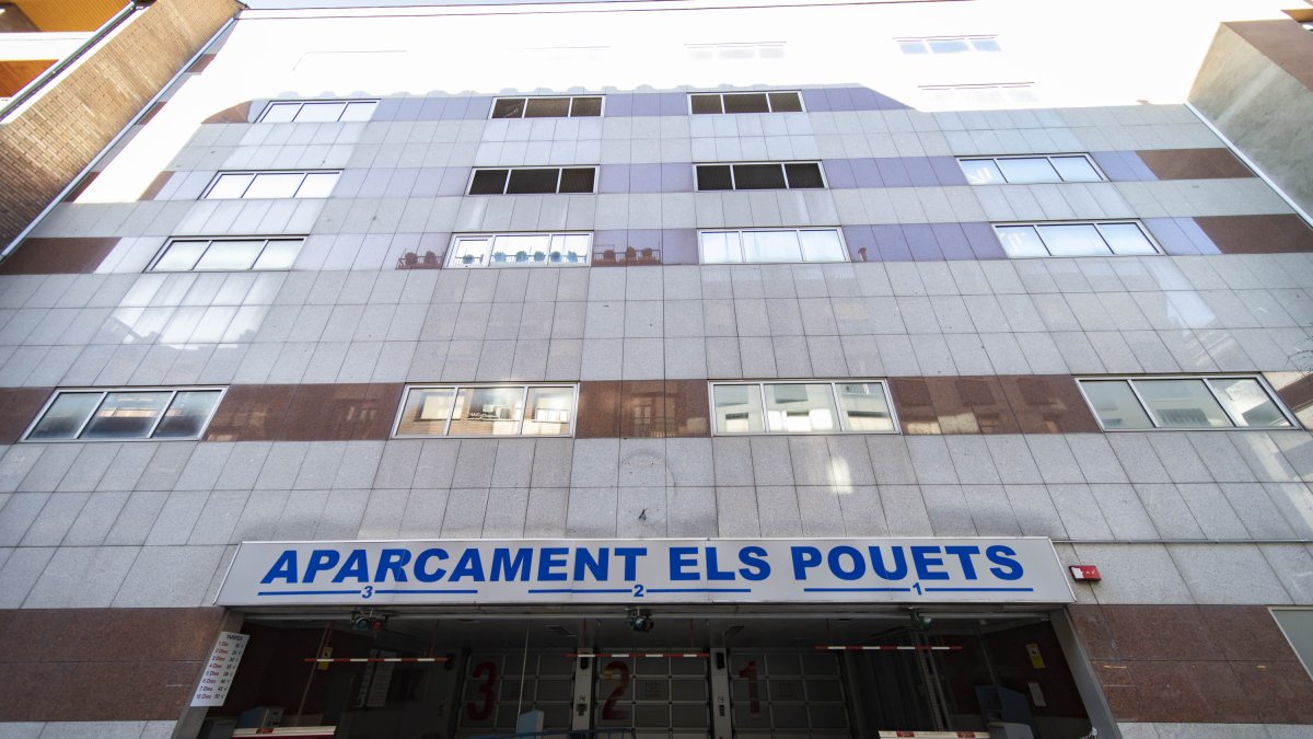 Edifici de l'aparcaments dels Pouets