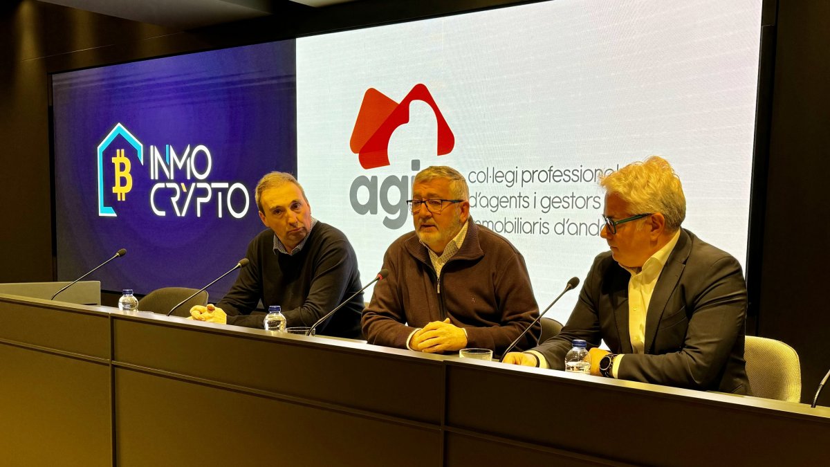 L’AGIA anuncia una formació en venda d’immobles amb criptomonedes.