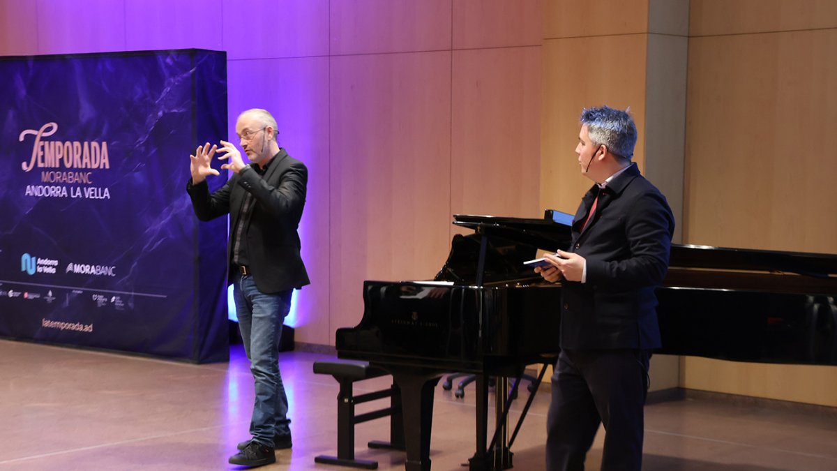 El pianista, compositor i director d'orquestra, Pedro Pardo, i el periodista i divulgador musical, Albert Galceran.
