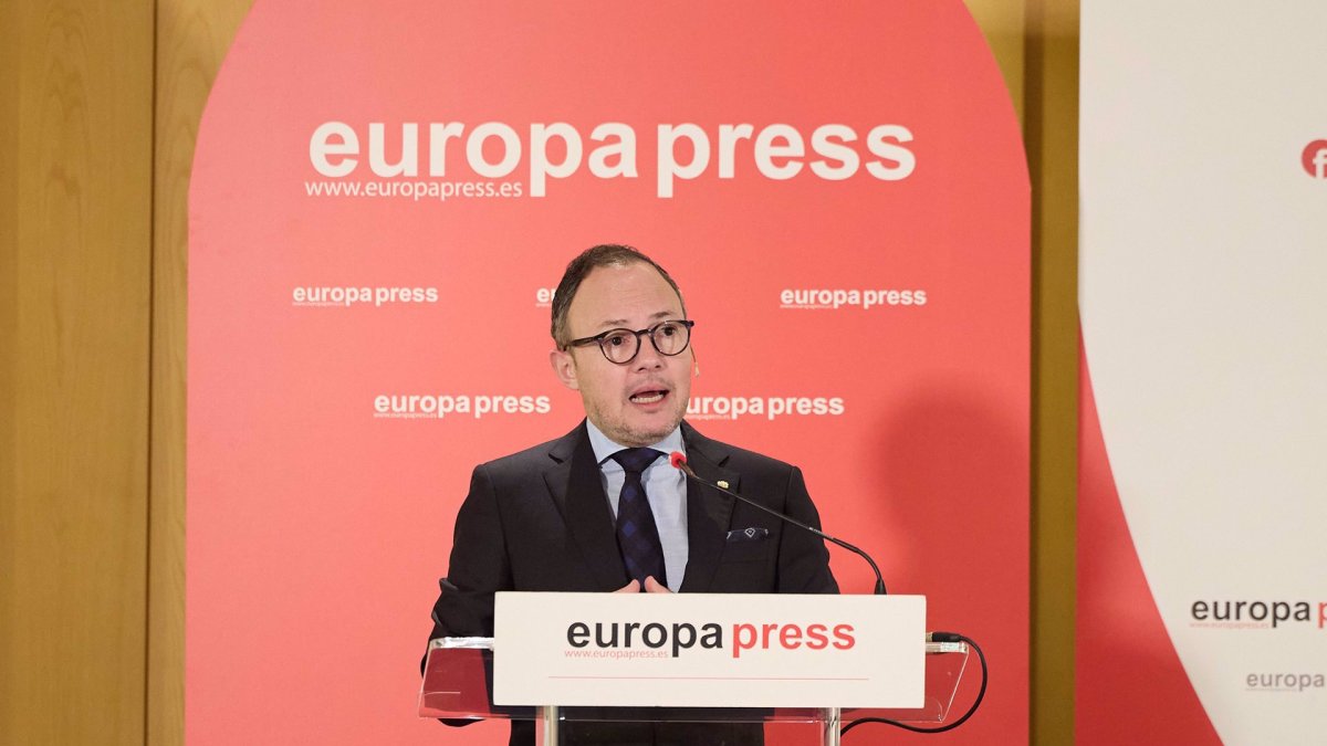 Xavier Espot durant la compareixença a la trobada informativa a Madrid