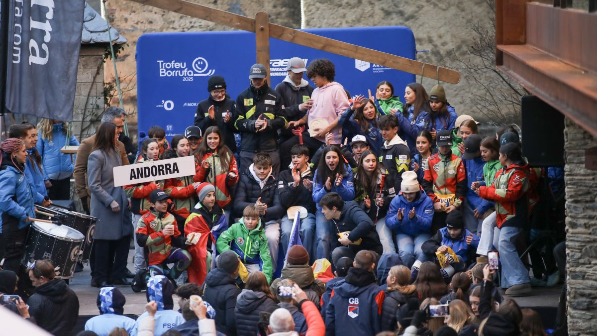 La delegació andorrana a l’acte de clausura d’ahir.