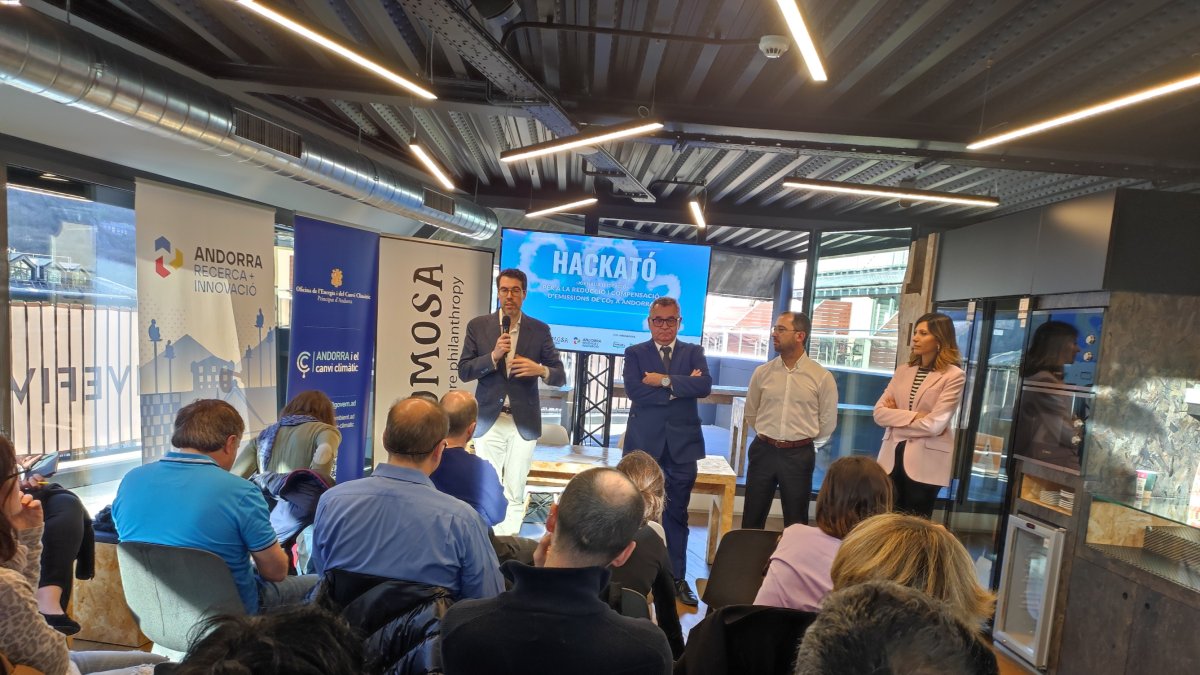 Una 'hackató' que es va organitzar per a la reducció i compensació d’emissions de CO2