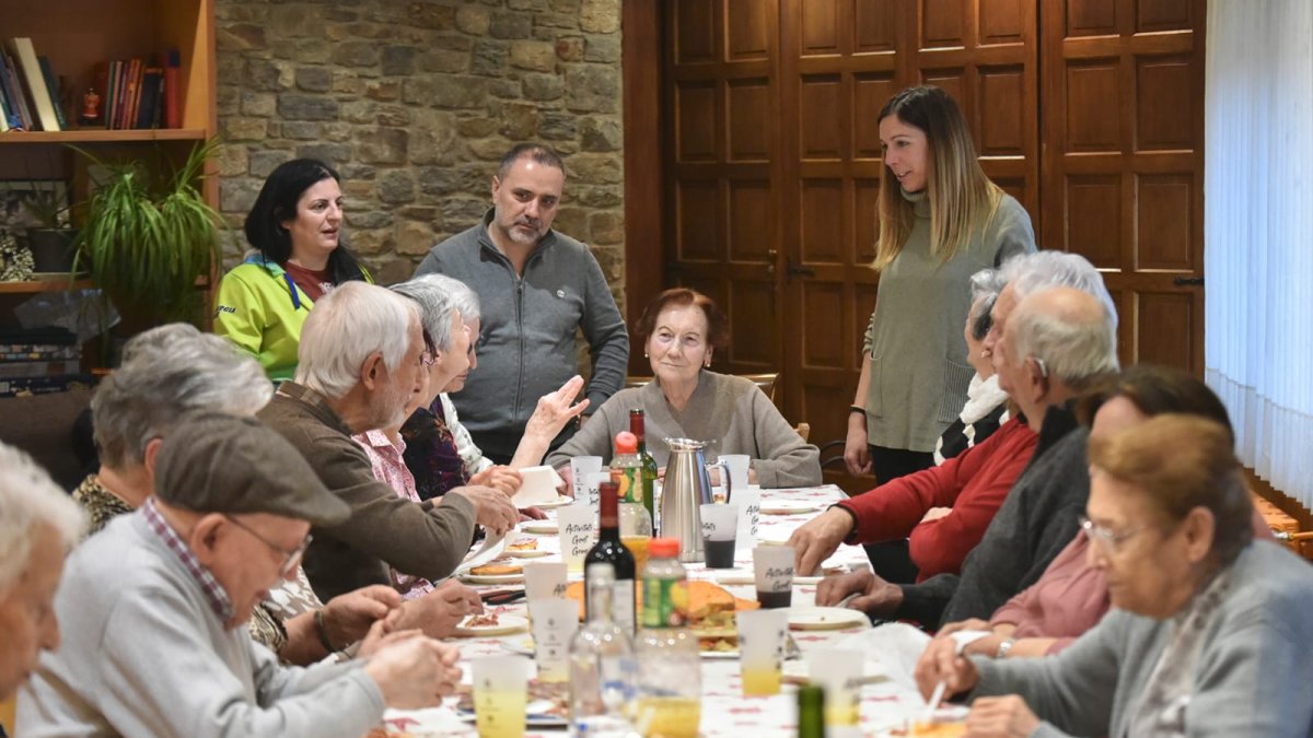 Els padrins de Canillo celebrant la festa de la Candelera