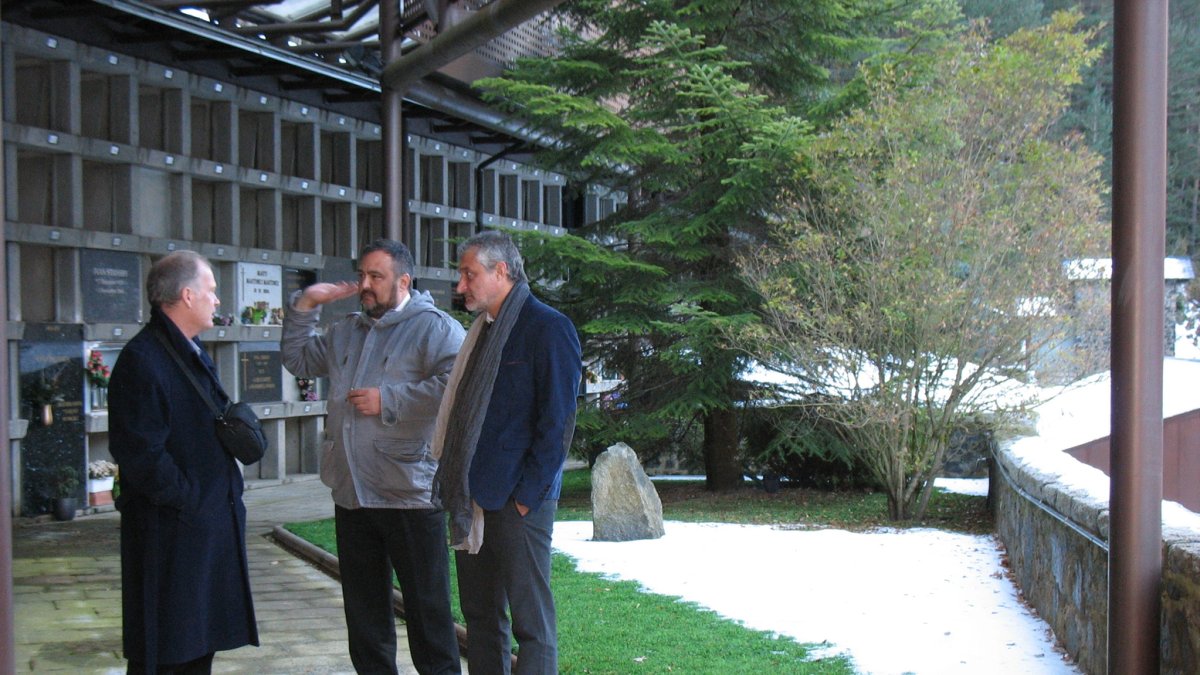 Gener del 2015. Meunier, al centre, al cementiri de la Quera