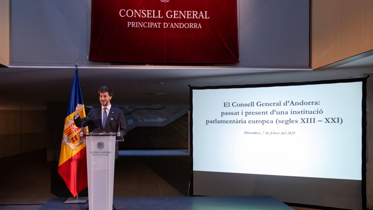 El síndic general, Carles Ensenyat, durant el discurs d'obertura de la primera edició del curs sobre la història del Consell General