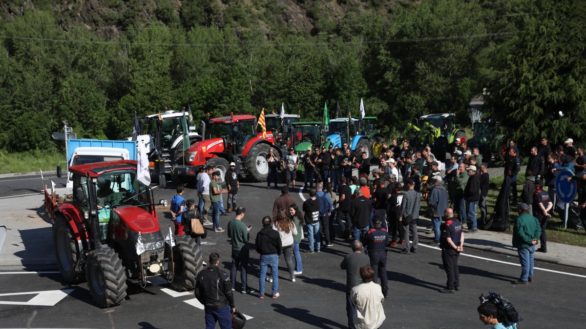 Tall a la rotonda d’Arcavell en una mobilització anterior.