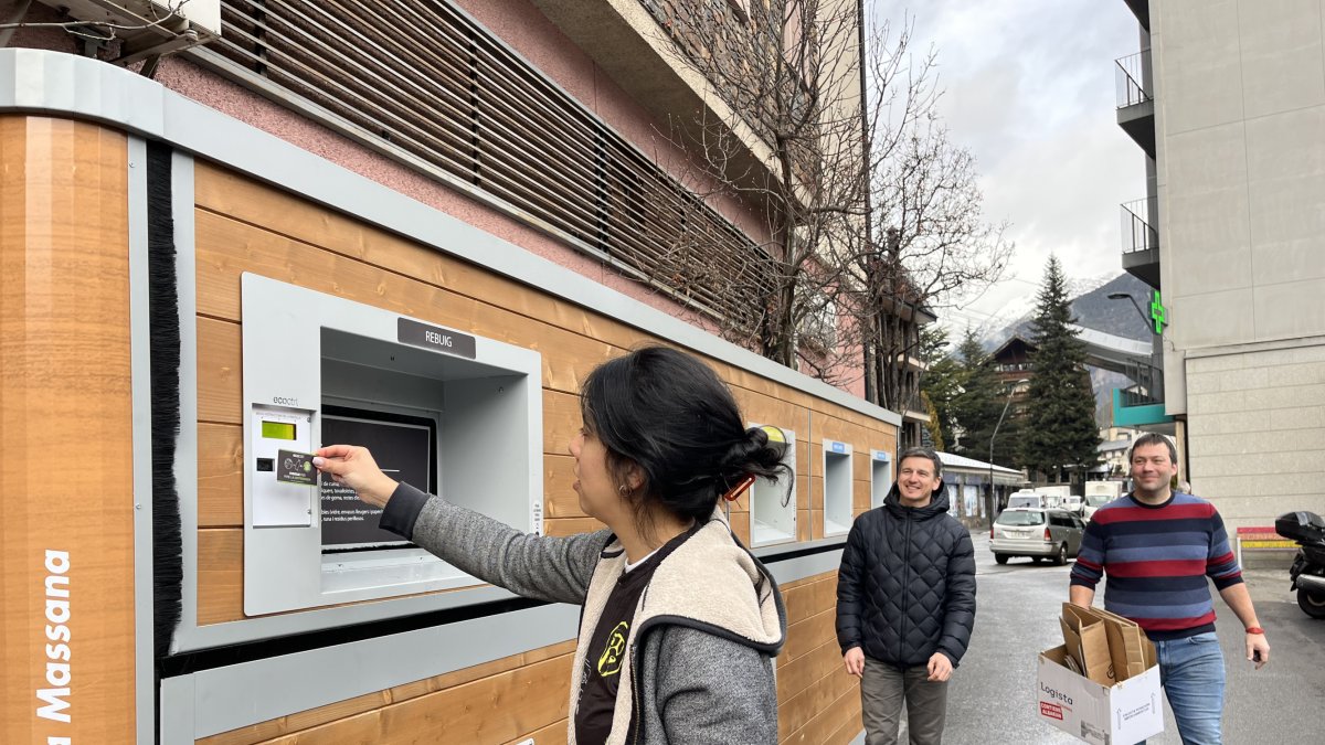 Ecoïlla de recollida de residus per a restaurants instal·lada a les Fontetes, a la Massana