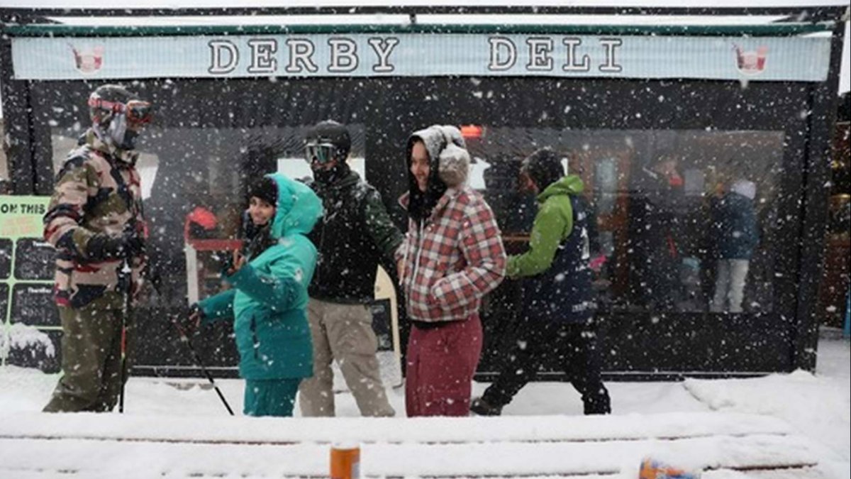 Turistes gaudint de l’estada a Andorra.
