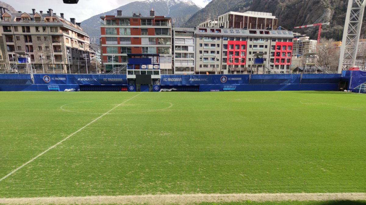 La gespa de l'estadi Nacional