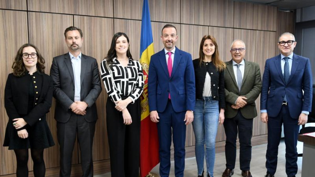 Reunió entre el ministre de Turisme i Comerç, Jordi Torres, amb la delegació de l'ONU Turisme