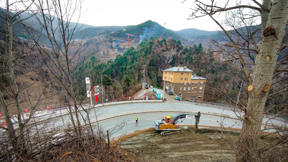 Obres d’accés al vial a la Serra de l’Honor, a la Massana.