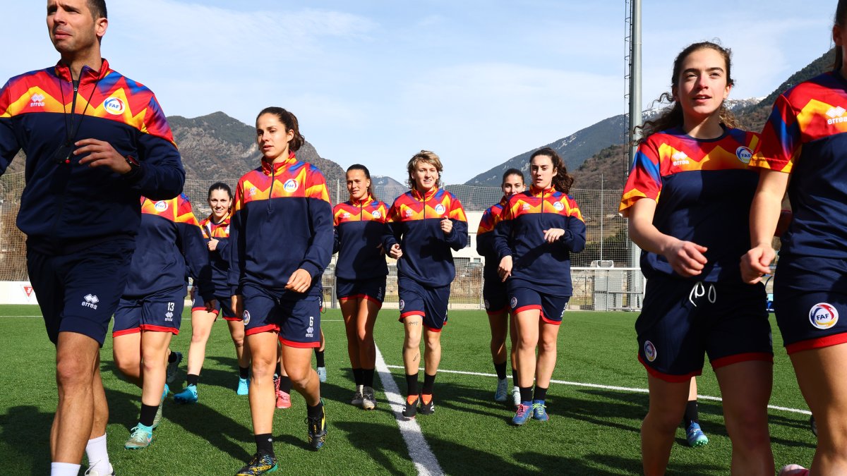 Les internacionals van treballar a les instal·lacions de la Borda Mateu.