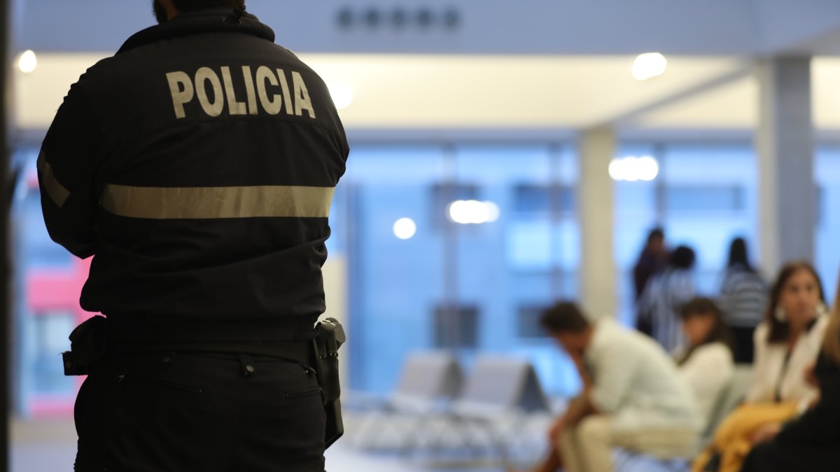 Part exterior del Tribunal de Corts.