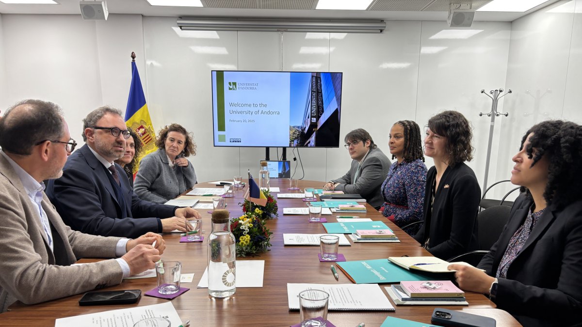 L'acte de signatura del conveni entre l'UdA i la Universitat de Califòrnia a Berkeley