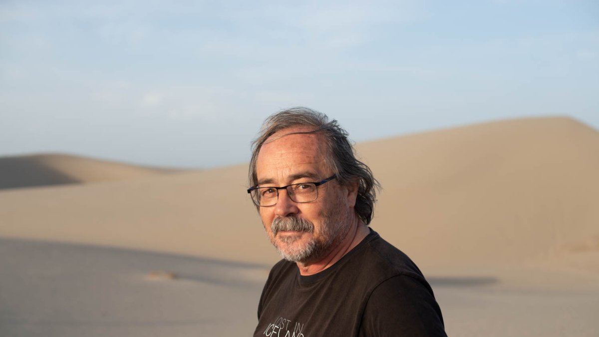 Xavier Moret, Periodista i escripto