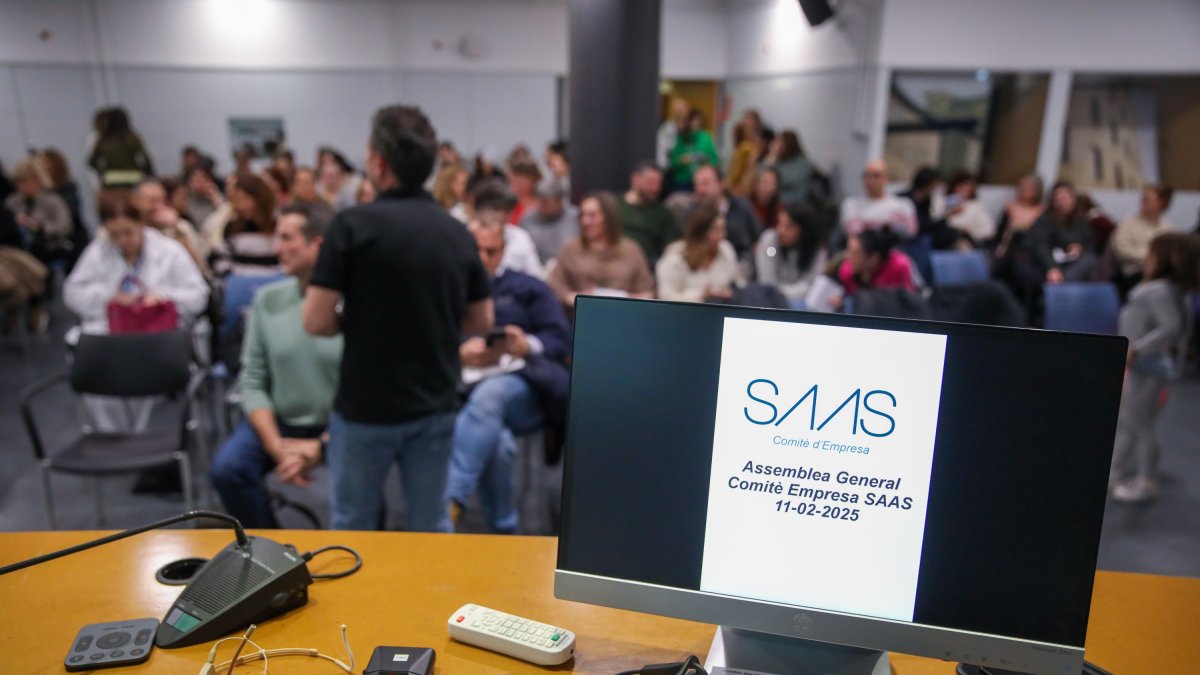 Membres del comitè abans de dimitir.