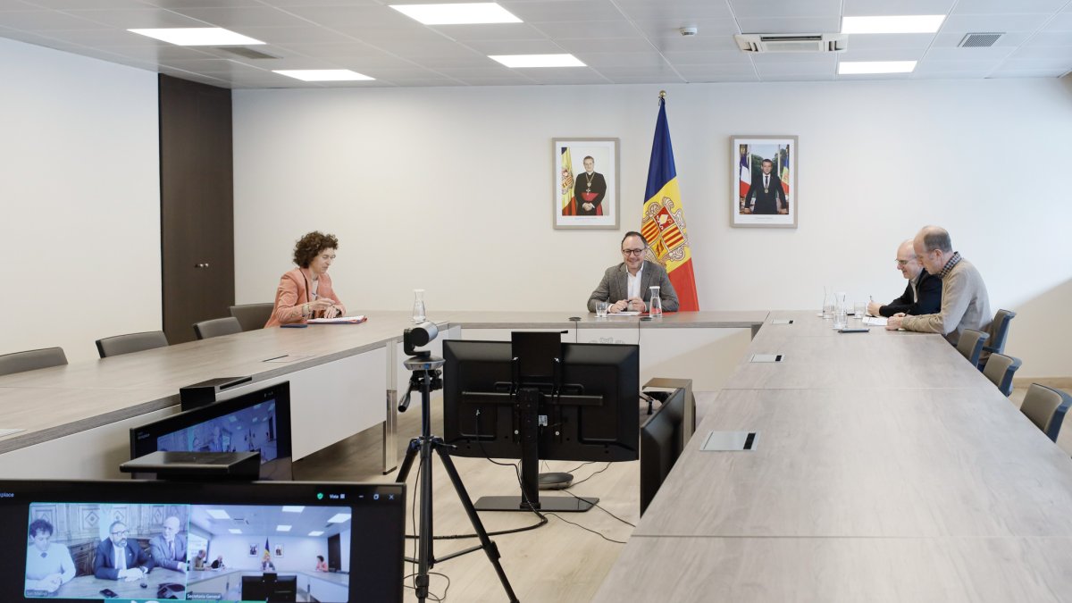 Trobada bilateral telemàtica entre el cap de Govern, Xavier Espot, i el ministre d'Afers Exteriors de San Marino, Luca Beccari