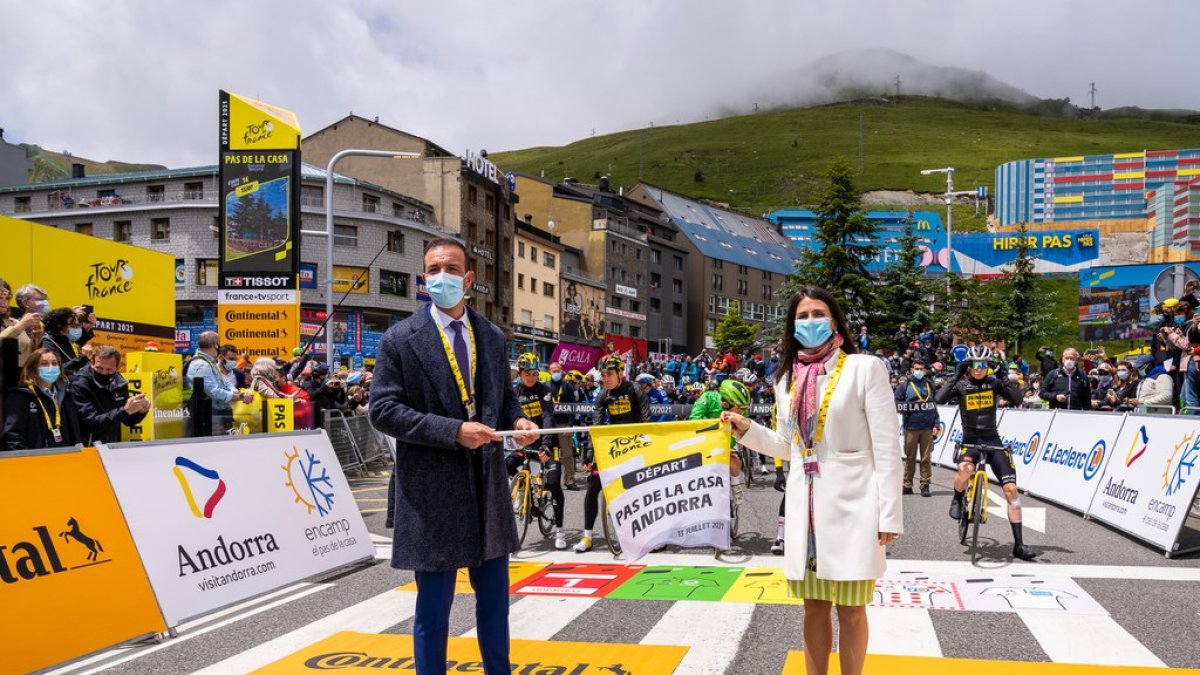 Sortida d’una etapa andorrana del Tour, el 2021.
