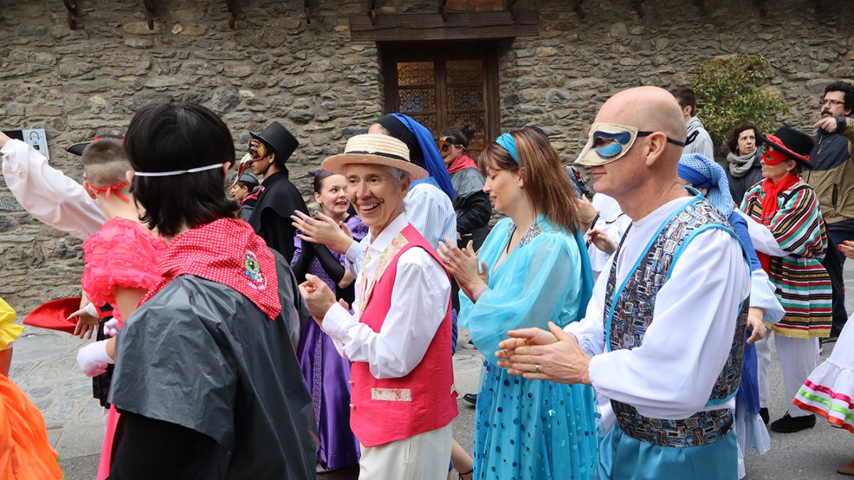 Participants al Carnaval d'Ordino.