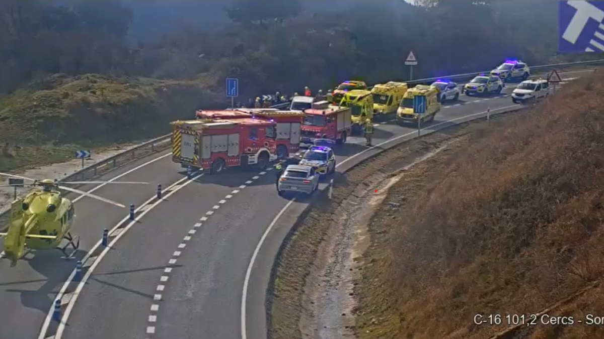 Els equips d’emergència al lloc de l’accident.