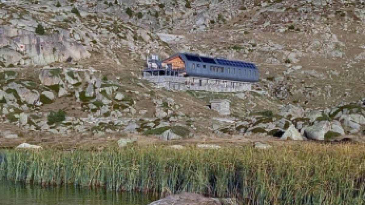 Una imatge del refugi de l'Illa.