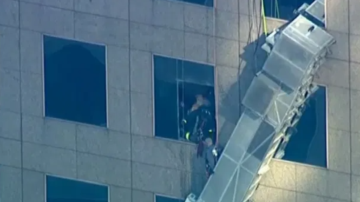 Treballadors rescatats d'un gratacel a Manhattan