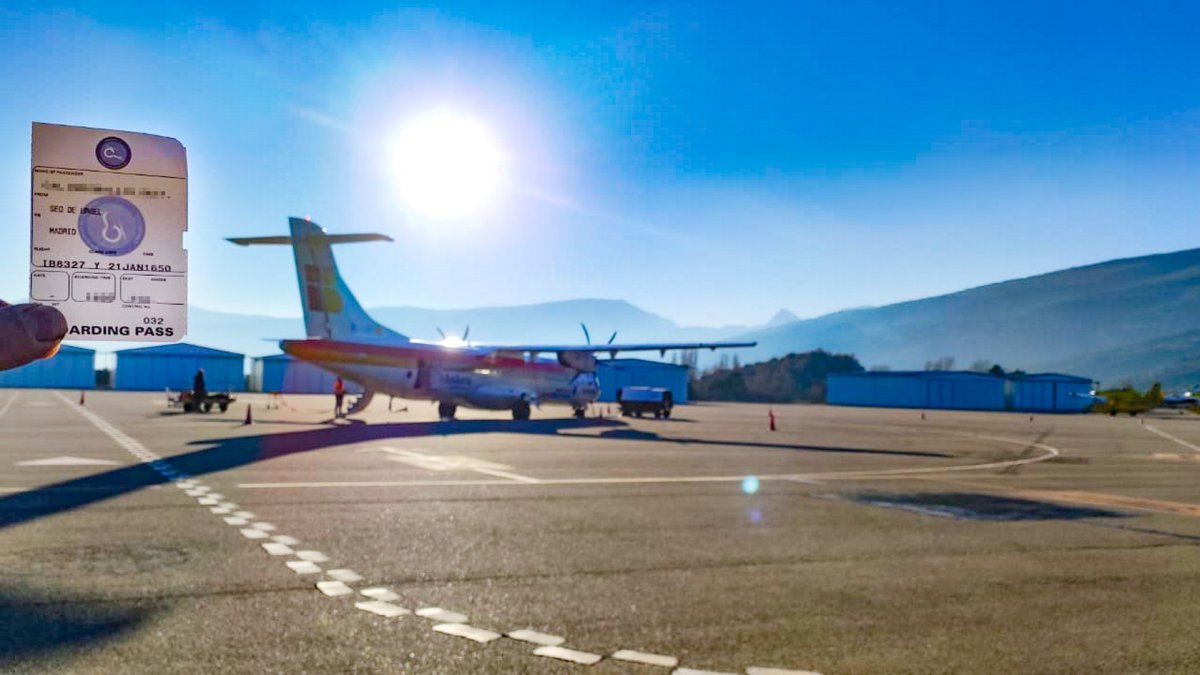 Un avió d’Air Nostrum a l’aeroport.