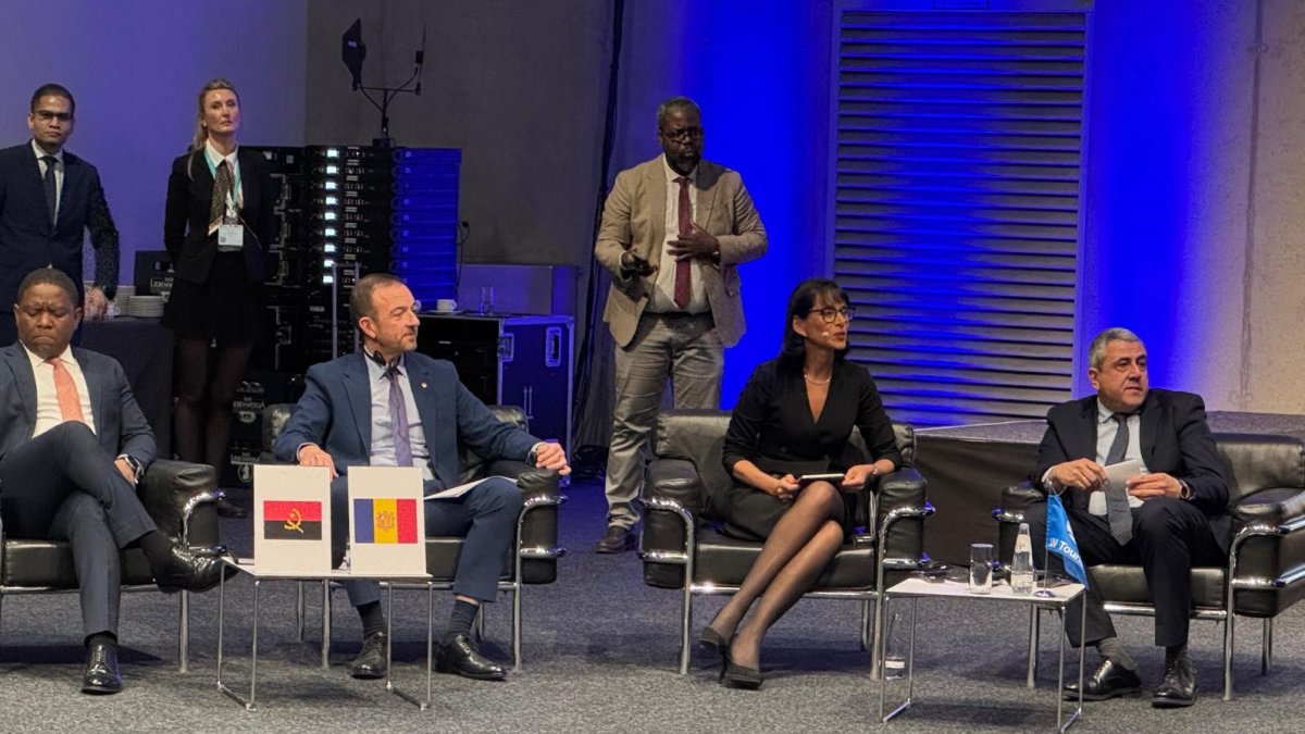 El ministre de Turisme i Comerç, Jordi Torres, durant l'ITB de Berlín