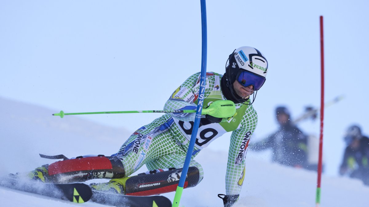 L’esquiador andorrà Pirmin Estruga, treballant a l’Estadi Creand.