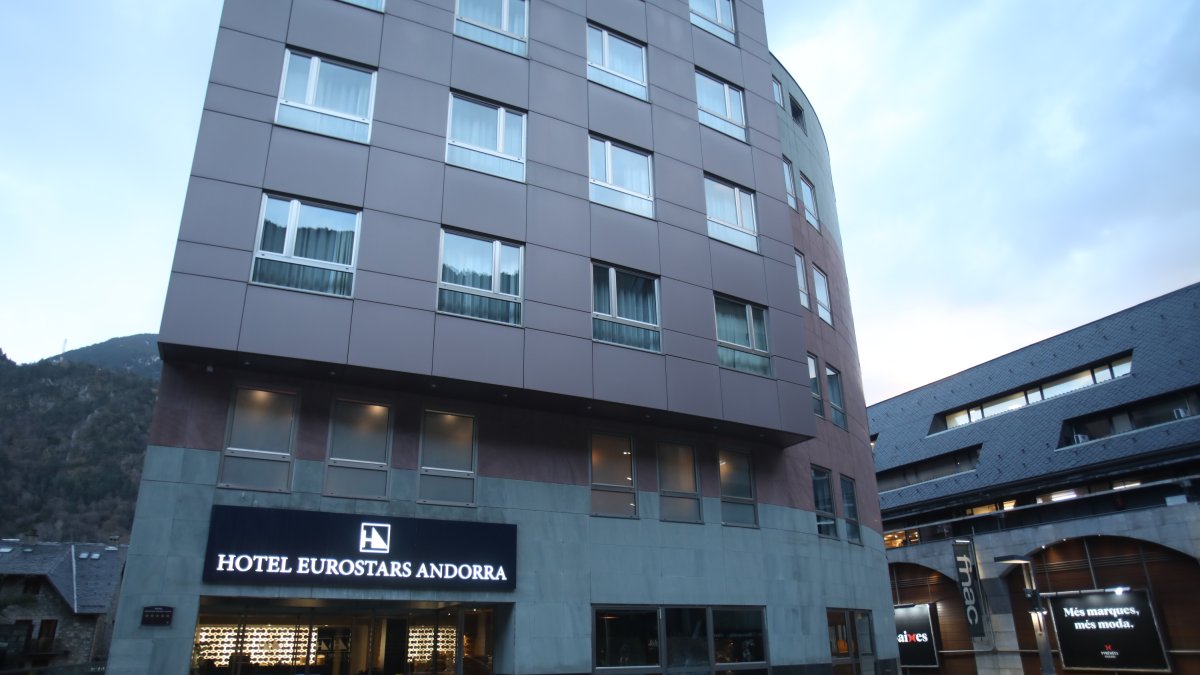 L’actual immoble on se situava fins fa uns dies l’hotel Eurostars.