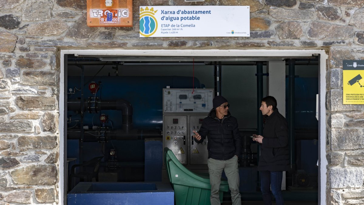 El conseller Jordi Cabanes a l'estació de tractament d'aigua potable de filtració de la Comella