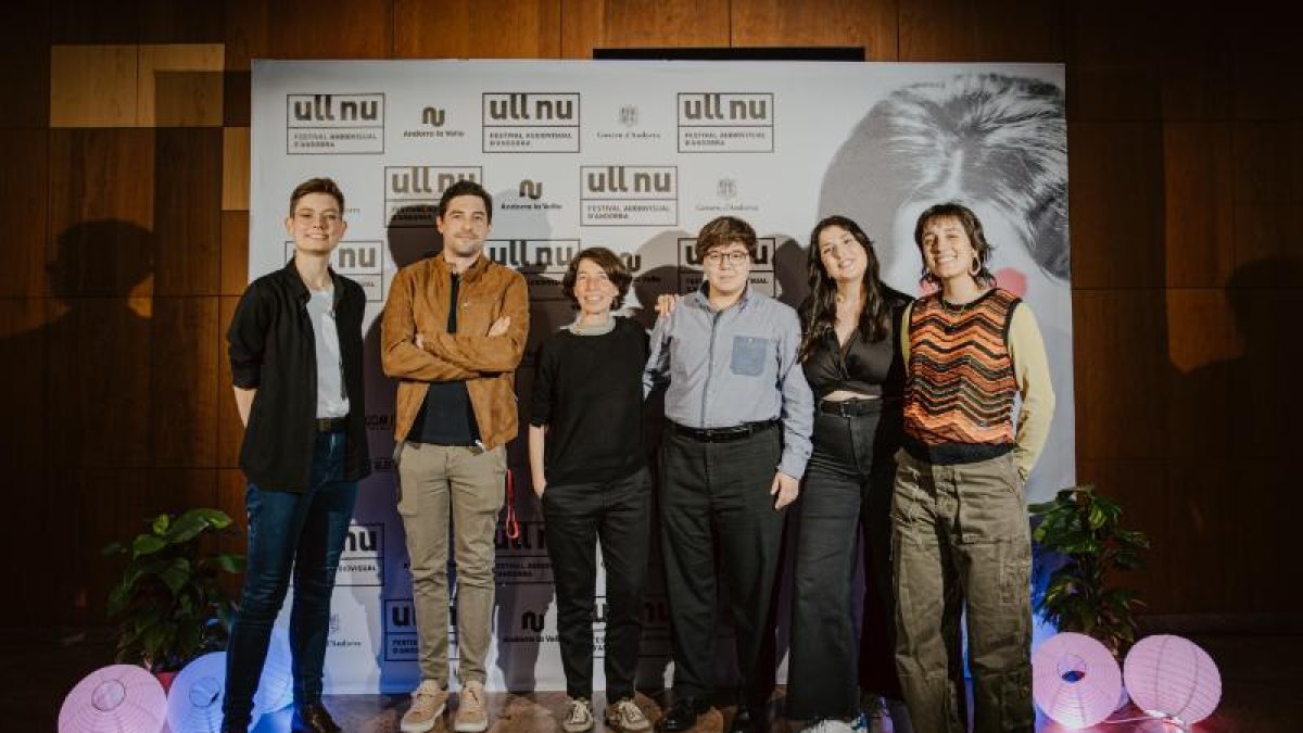 Integrants del jurat Carnet Jove amb membres del festival en una edició anterior