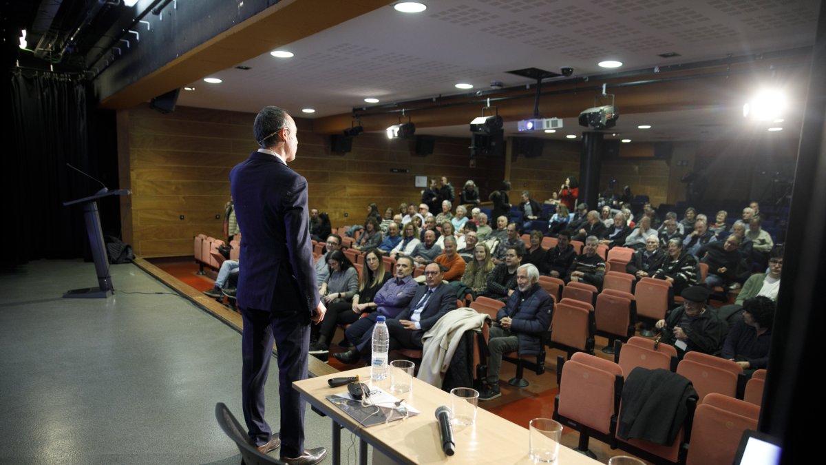 Assistents a l’última reunió de poble de Canillo.