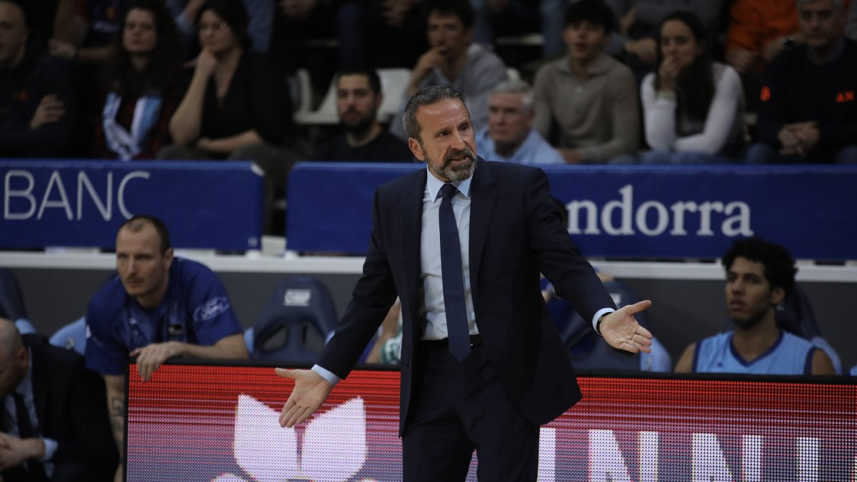 Joan Plaza, al duel de diumenge davant del Barça al Pavelló Toni Martí.