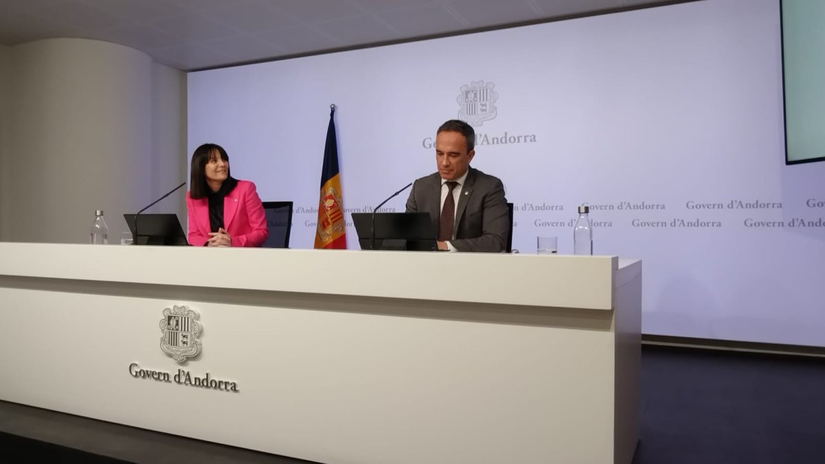 Mònica Bonell i Alain Cabanes durant la roda de premsa de la modificació de la Llei de l'esport