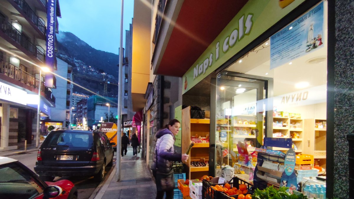 Comerç de queviures de la part alta d'Escaldes