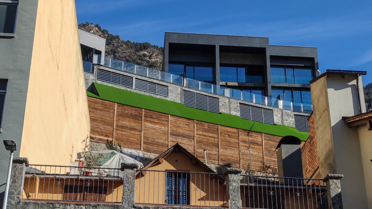 La promoció de luxe dels Vilars vista des de Fiter i Rossell.