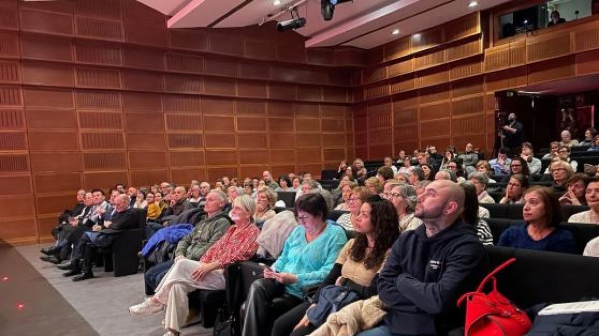 Assistents a la conferència de Francesc Torralba a Escaldes