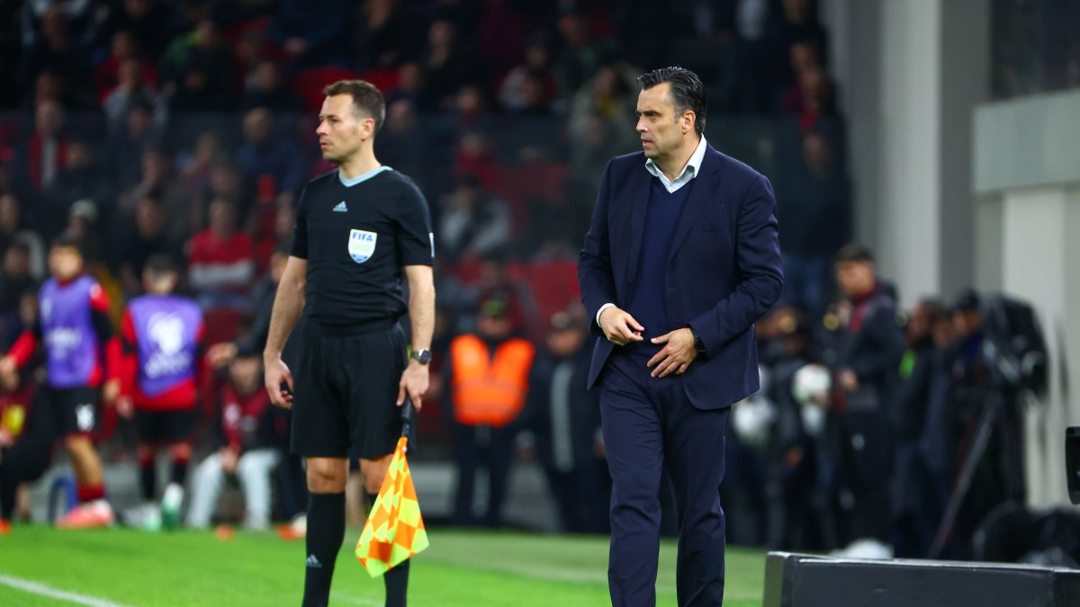 El seleccionador, Koldo Álvarez, a Albània.