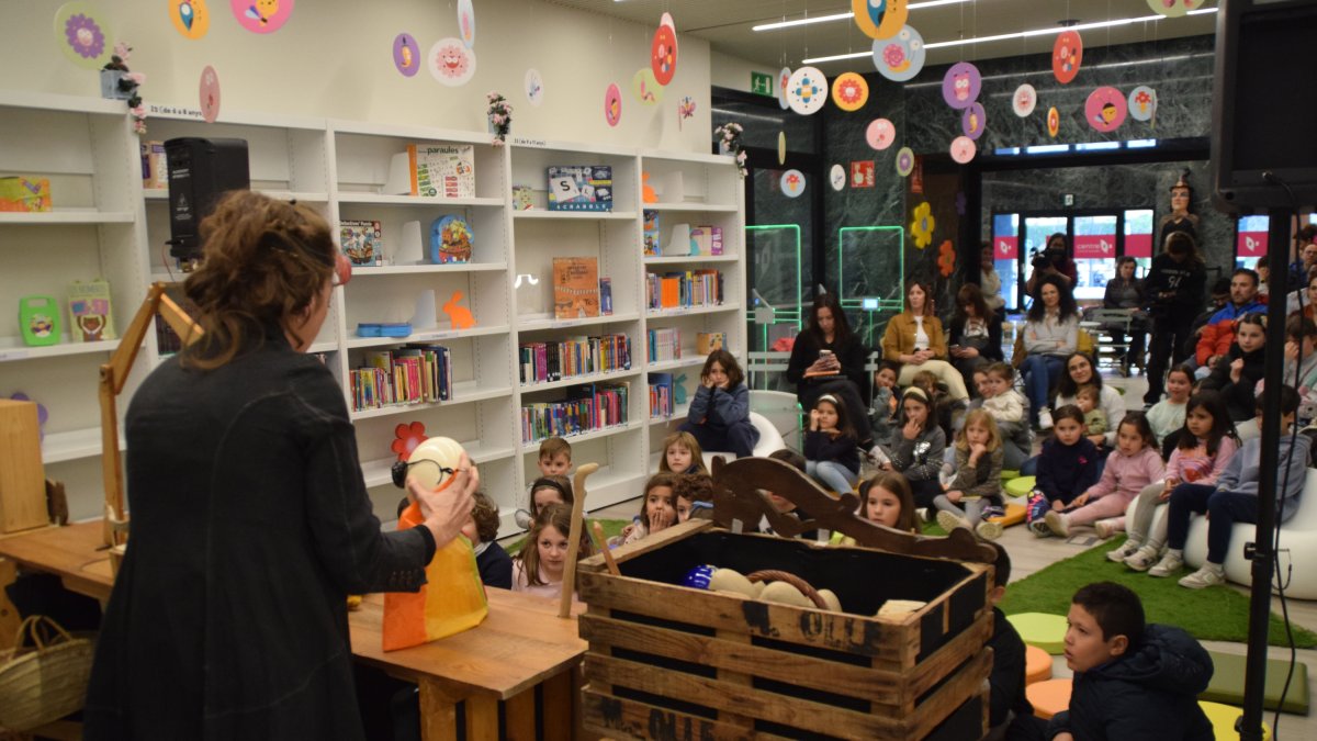 Un moment de la funció 'Invents' del cicle Jardi de Titelles