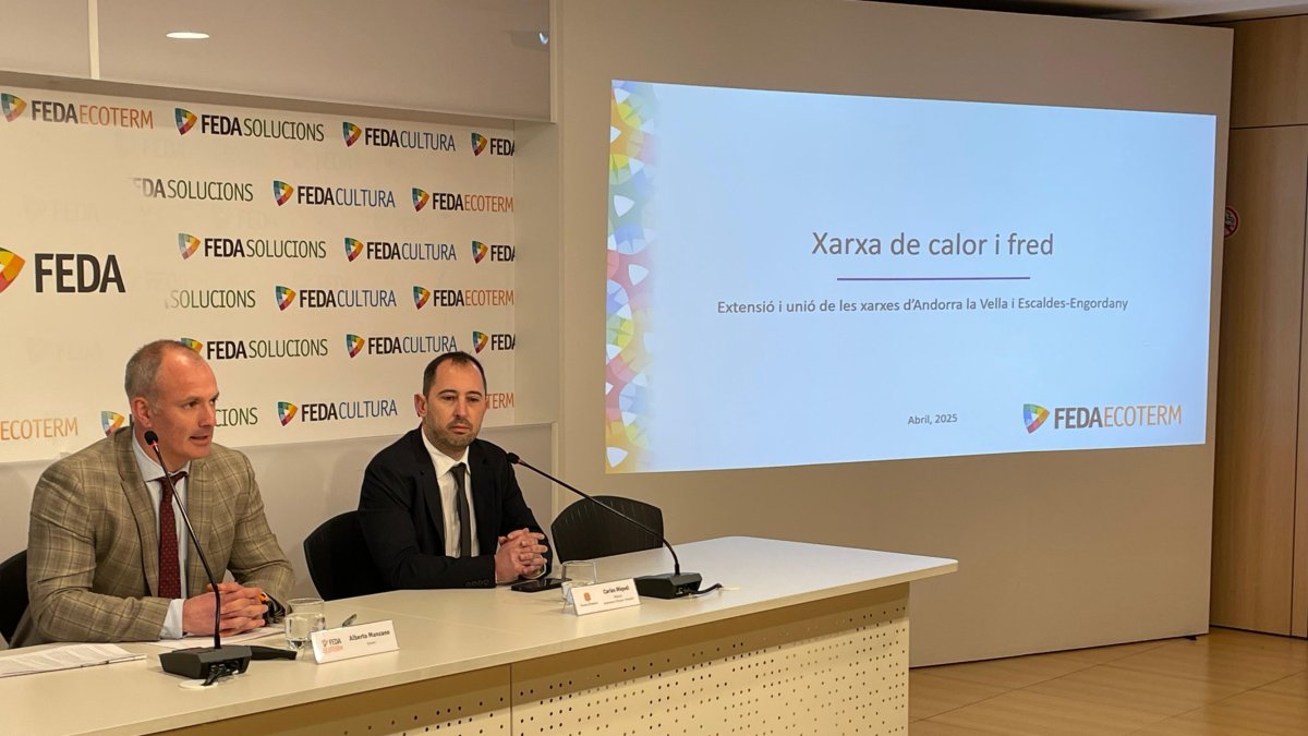 Alberto Manzano i Carles Miquel han presentat les novetats de la xarxa de calor de FEDA