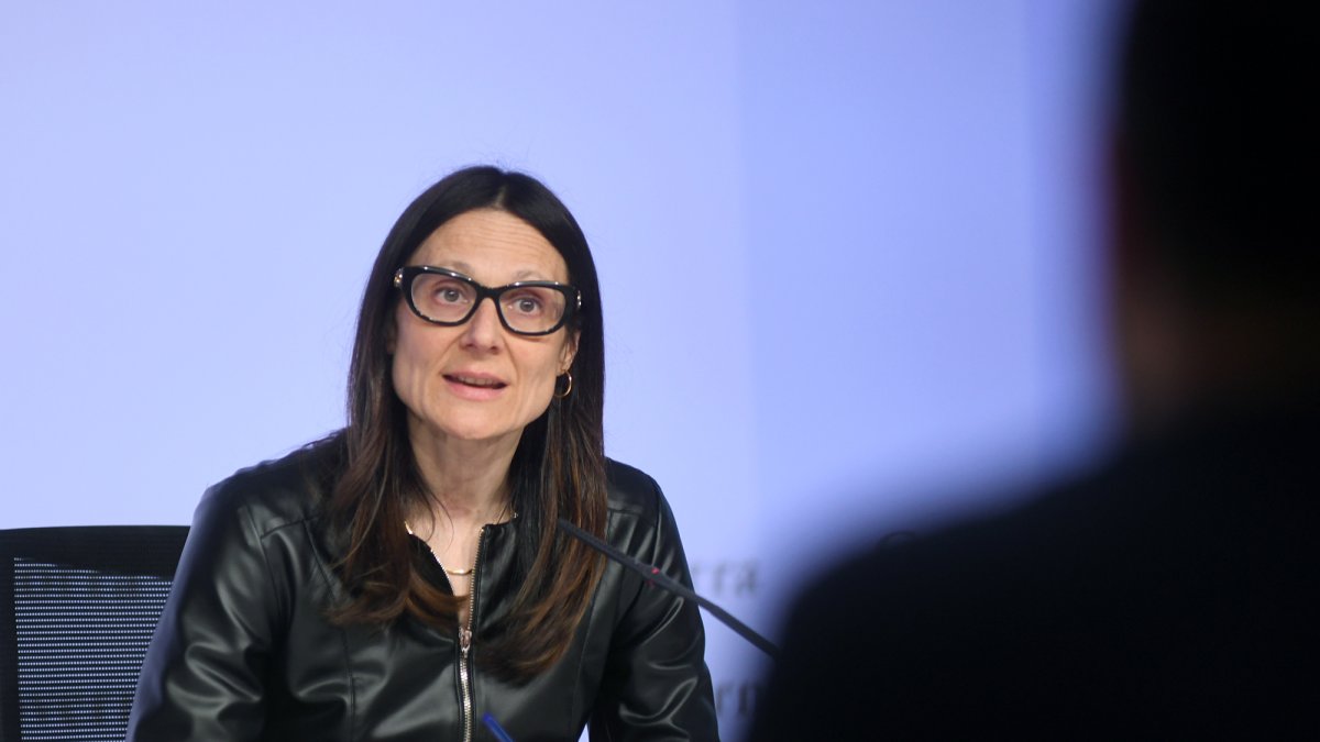 Ester Molné durant la roda de premsa posterior al consell de ministres