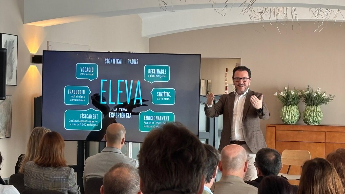 El director general d'Andorra Turisme, Betim Budzaku, durant la presentació de la campanya d'estiu.