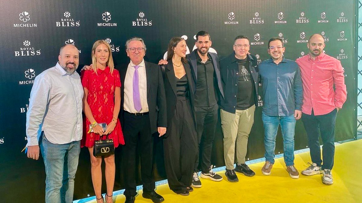 Els representants del restaurant Beç, el Celler d'en Toni, Kokosnot, Koy Hermitage i Solineu Club Hermitage, en la gala de la Guia Michelin 2025.