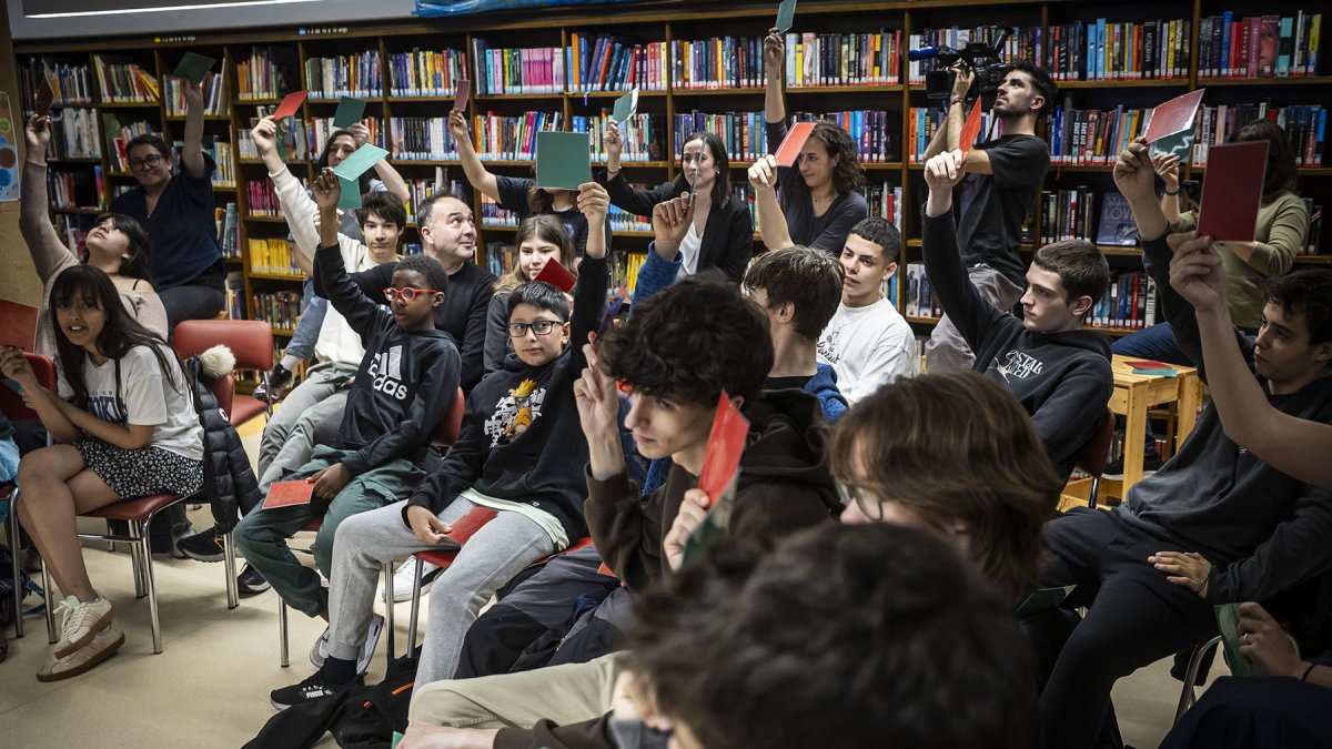 Un moment de la darrera sessió de 'Filant Xarxes' 2025 a la biblioteca pública del Govern.