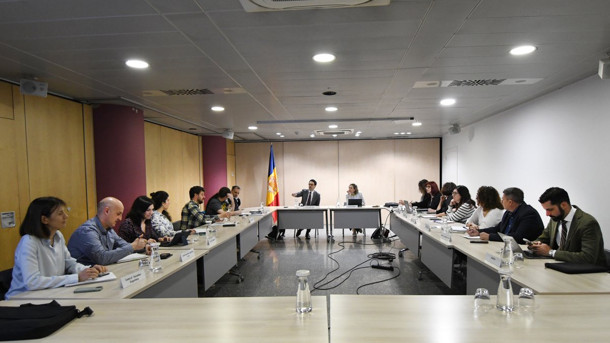 Un moment de la reunió de la comissió de coordinació i desenvolupament del Pla nacional de residus (PNR).